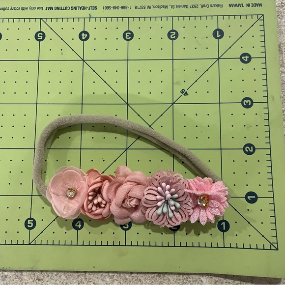 3/$20 🔷 Pink Baby Girls Flower Headband - Picture 2 of 2